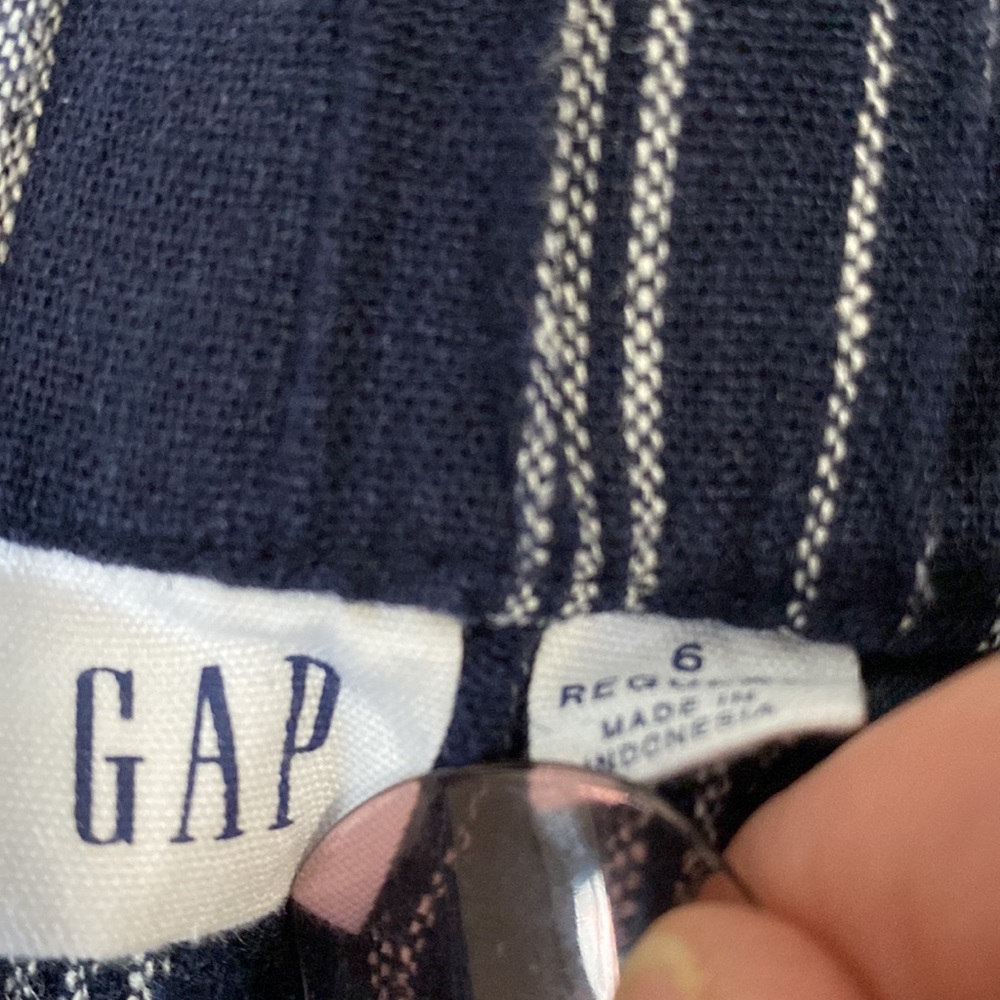 GAP High Rise Shorts - Picture 5 of 7